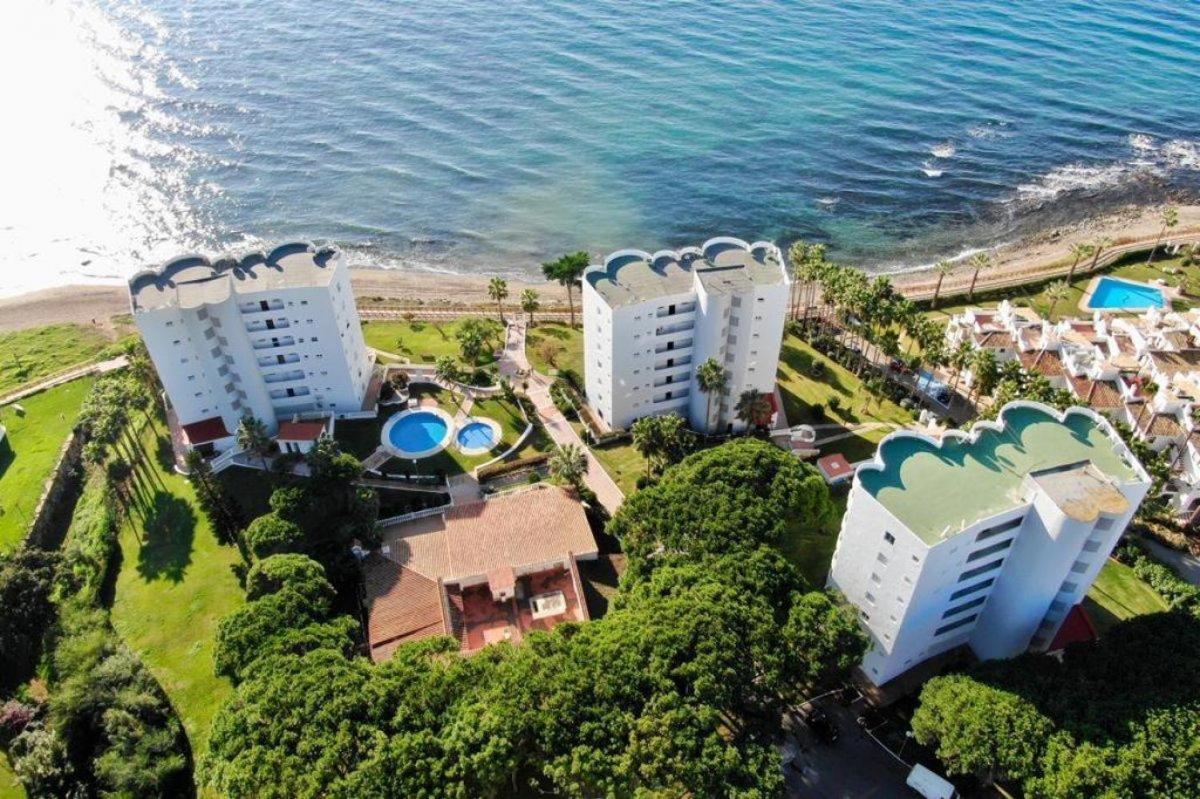 Beachfront Apartment In Calahonda MIJAS COSTA Kültér fotó