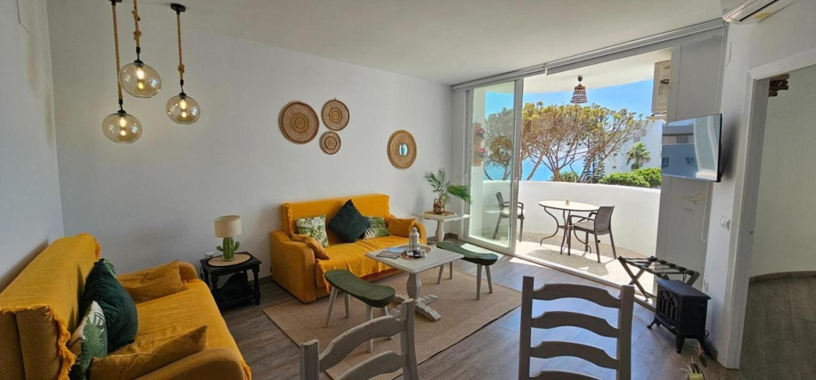 Beachfront Apartment In Calahonda MIJAS COSTA Kültér fotó